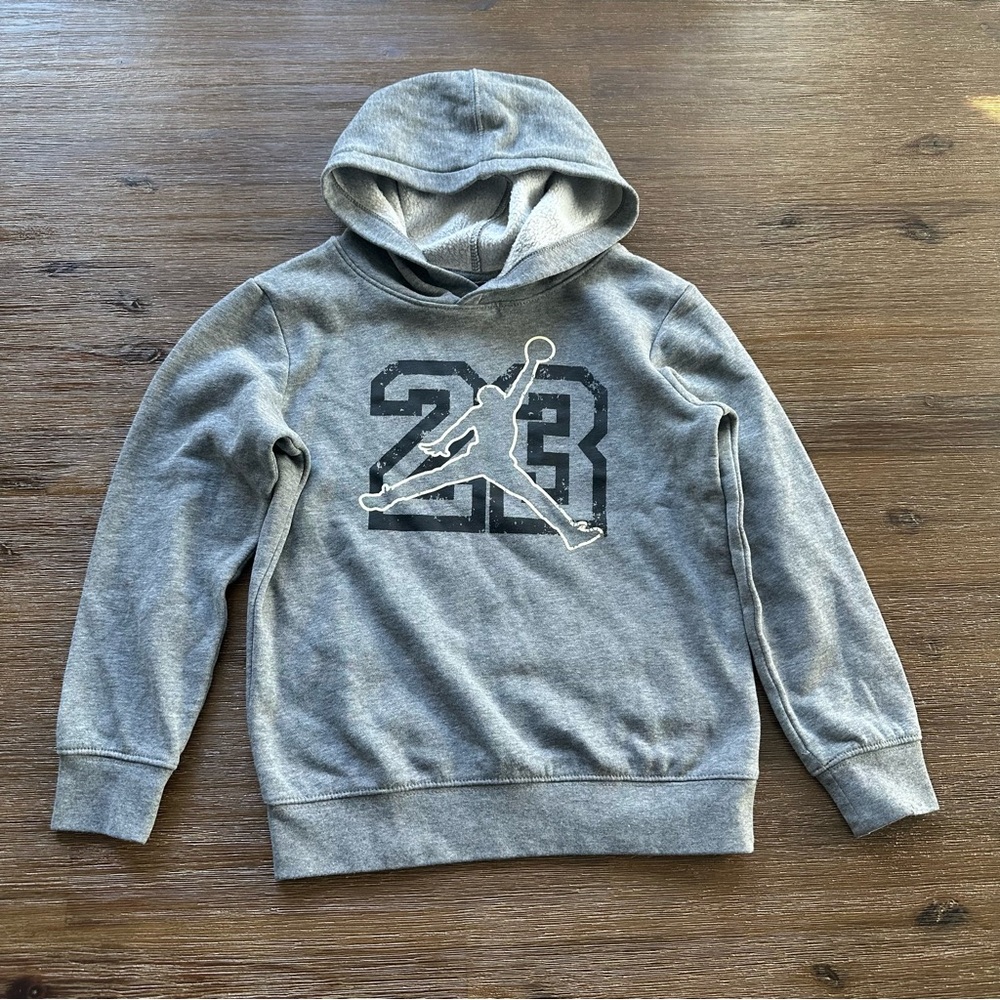 3/27$ Jordan Kids Grey Hoodie with Logo size M/6
